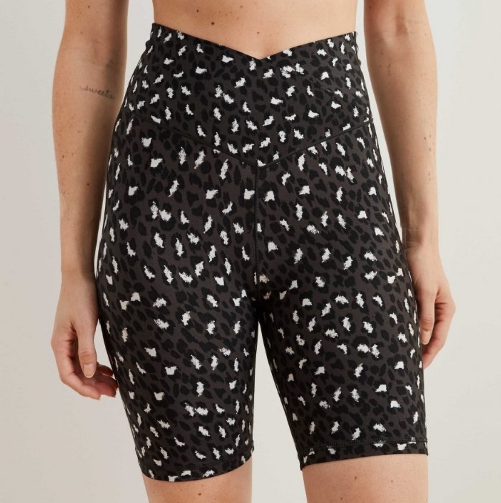 Aerie chill play move crossover bike short